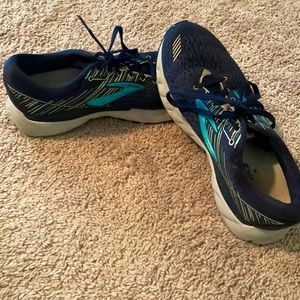 Brooks Adrenaline size 9.5